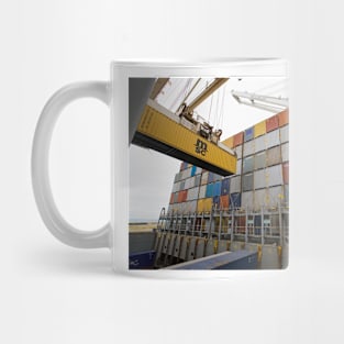 Loading cargo containers (C020/8709) Mug